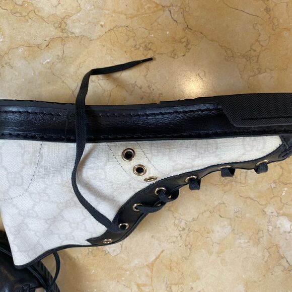 GUCCI Black and white logo boot -size 10.5 - Picture 4 of 10